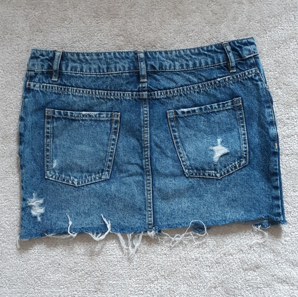 Mini Ripped Jean Skirt - Picture 4 of 5